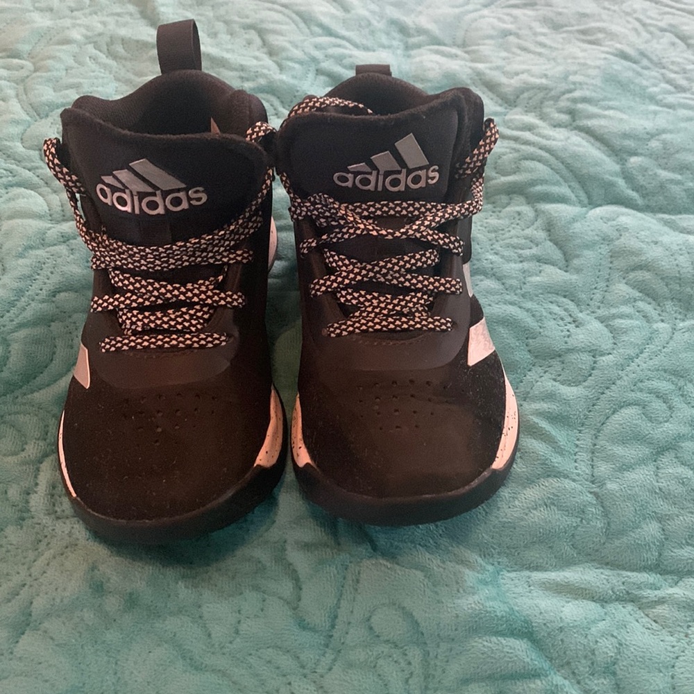 Adidas boys high top sneakers blk/wht